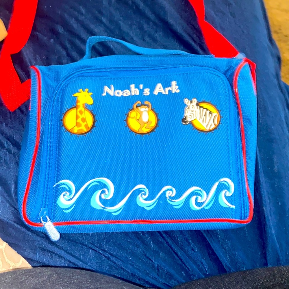Kids Noah’s ark bag.